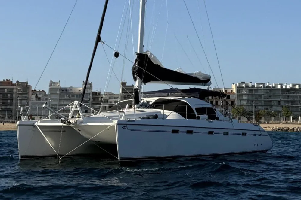 BoatPhoto.coverAlt