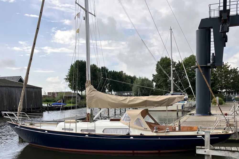 BoatPhoto.coverAlt