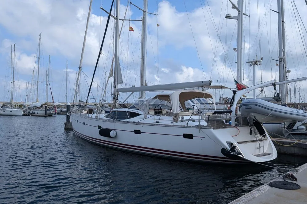 BoatPhoto.coverAlt