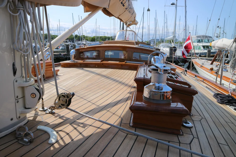 BoatPhoto.alt