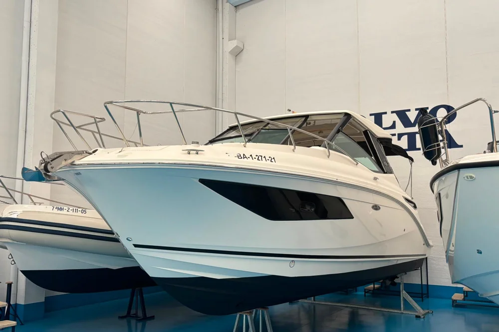 2017 Sea Ray Sundancer 320 for sale in El Masnou, Spain