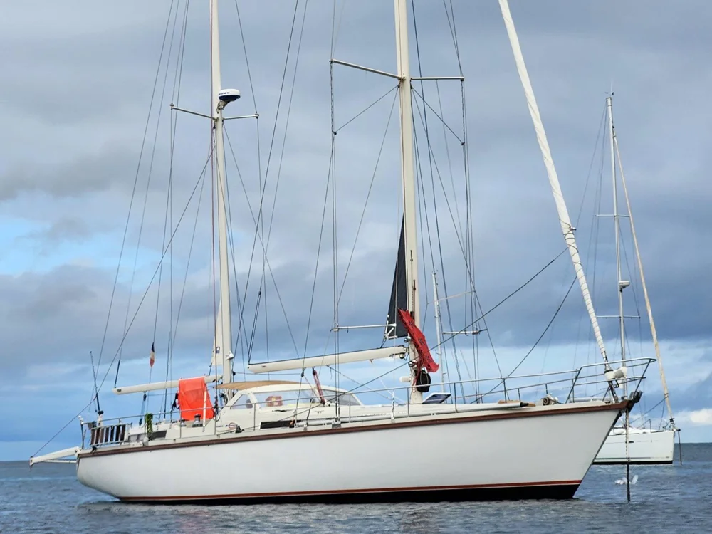 BoatPhoto.coverAlt