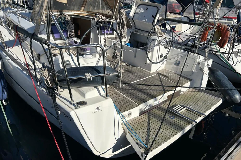 BoatPhoto.coverAlt