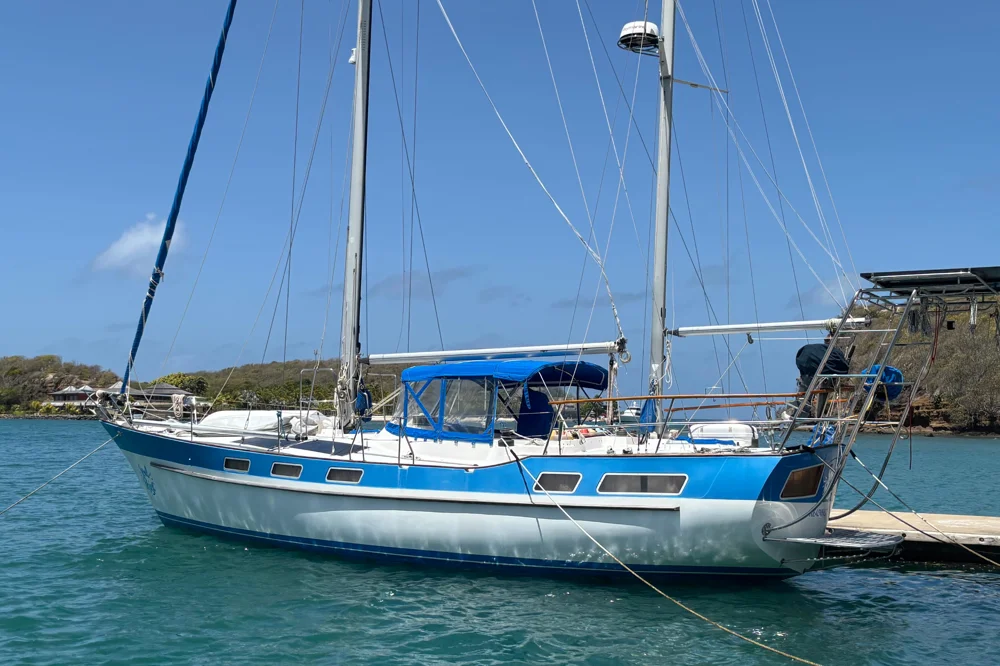 BoatPhoto.coverAlt