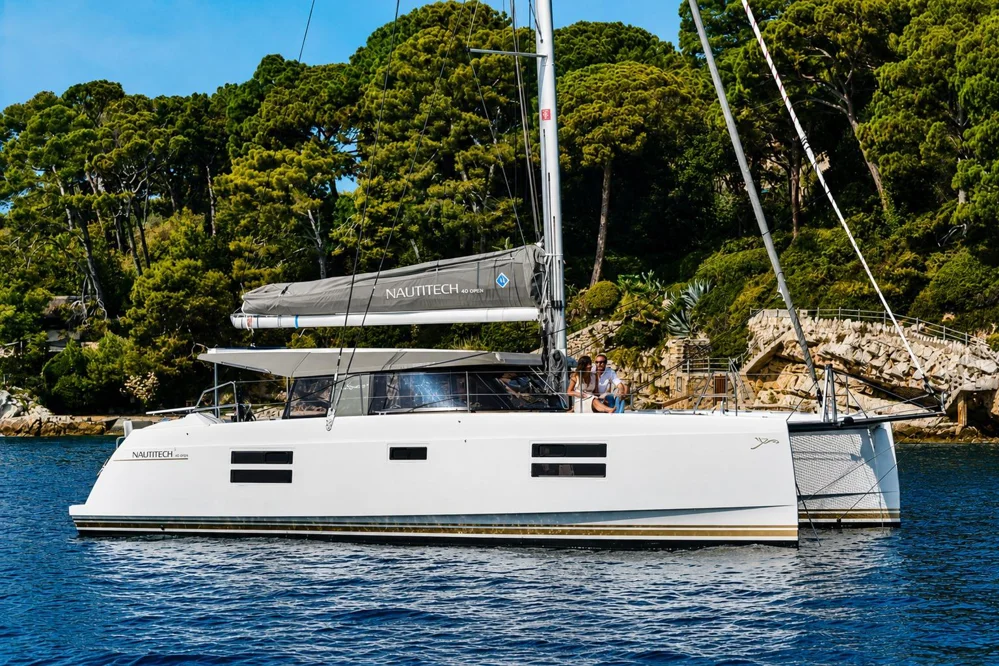BoatPhoto.coverAlt