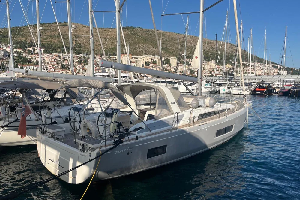 BoatPhoto.coverAlt