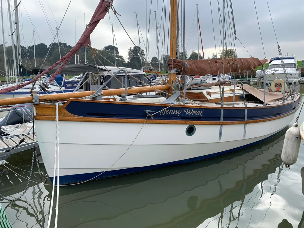 BoatPhoto.coverAlt