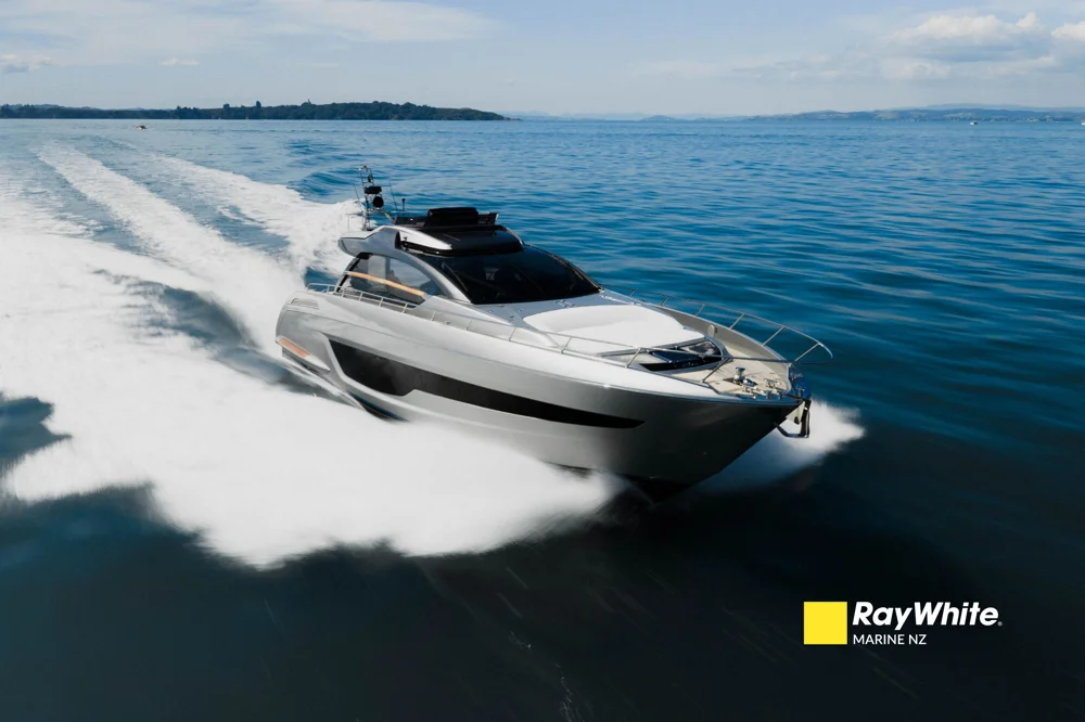 BoatPhoto.coverAlt
