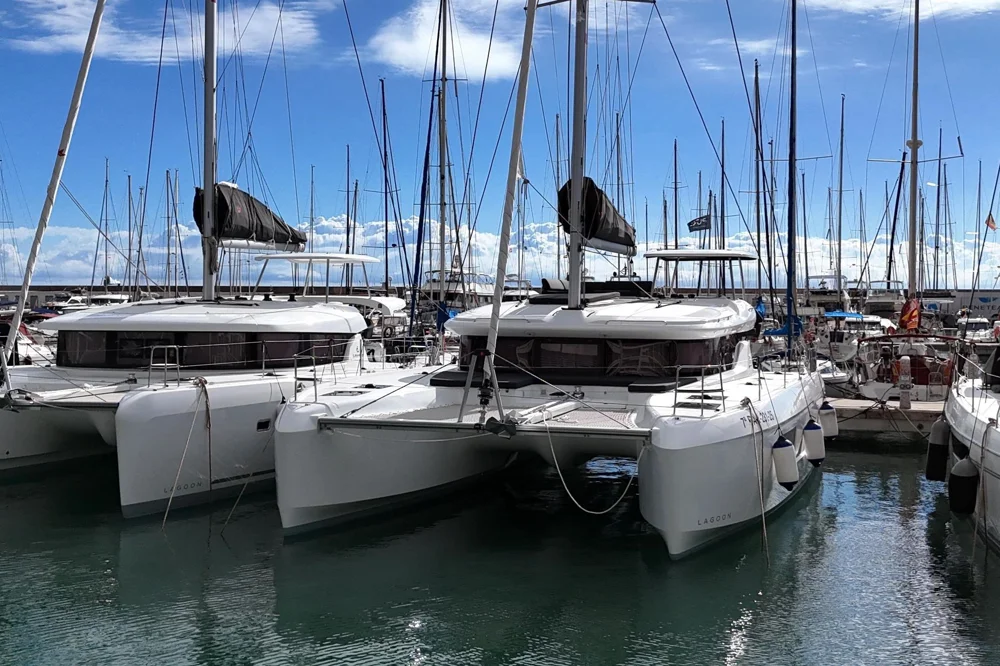 BoatPhoto.coverAlt