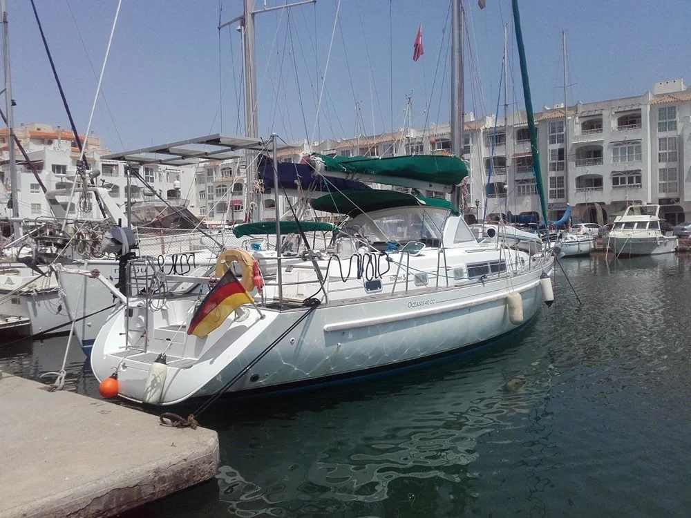BoatPhoto.coverAlt