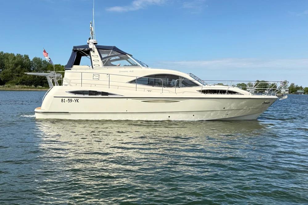 BoatPhoto.coverAlt