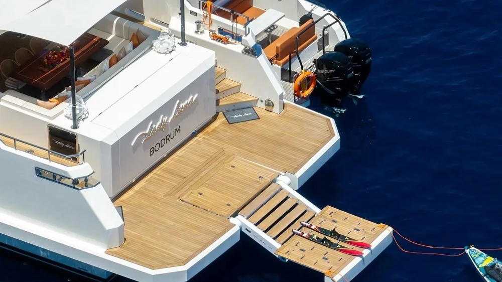 BoatPhoto.alt