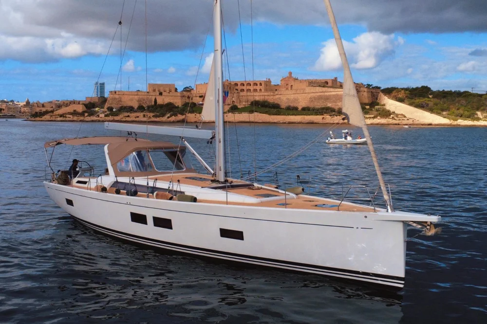 BoatPhoto.coverAlt
