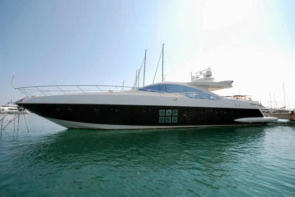 BoatPhoto.coverAlt