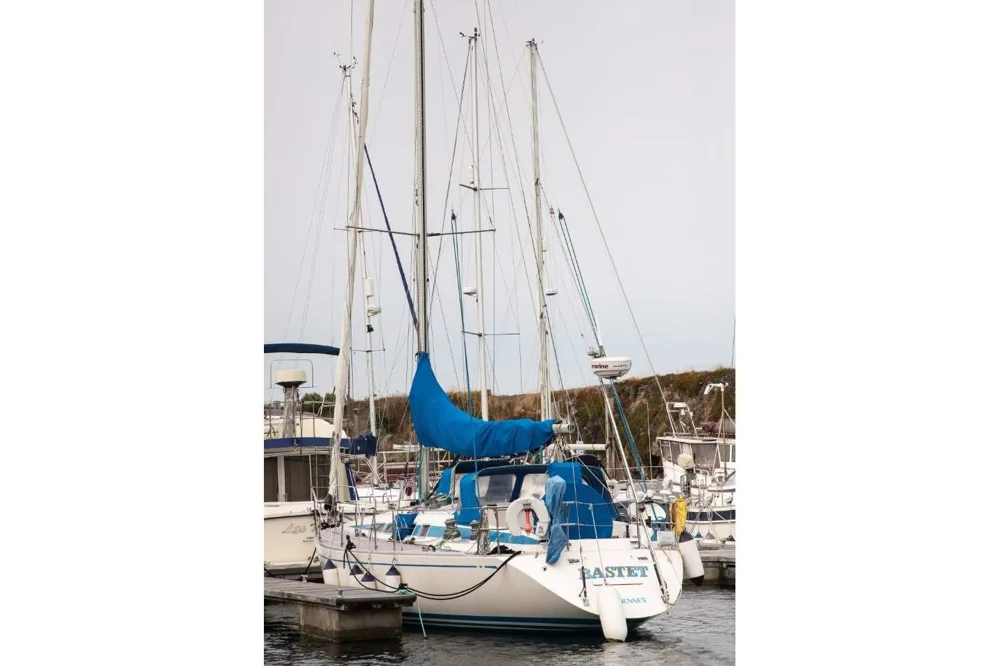 1999 Nautor's Swan 40 for sale in Badalona, Spain, photo 4 of 5