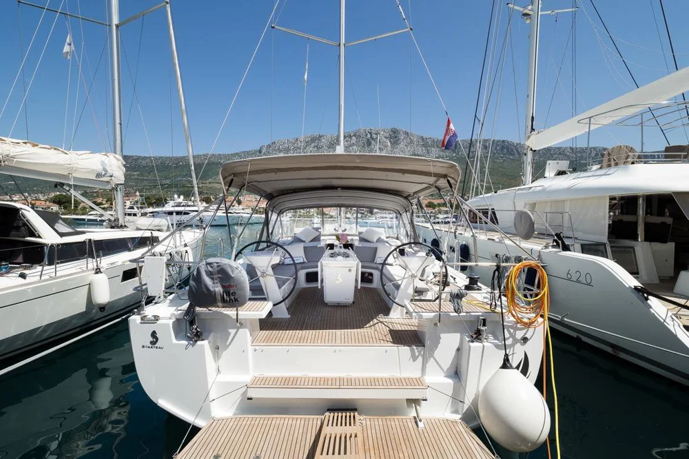 BoatPhoto.coverAlt