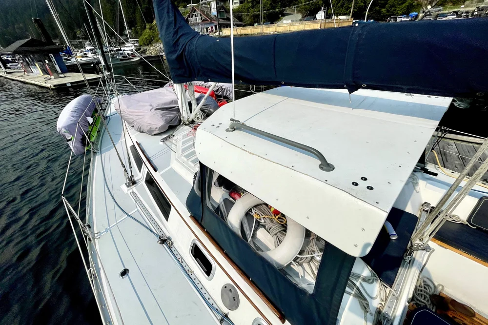 1989 HUNTER Legend 40 for sale in Sidney, Canada, photo 4 of 5