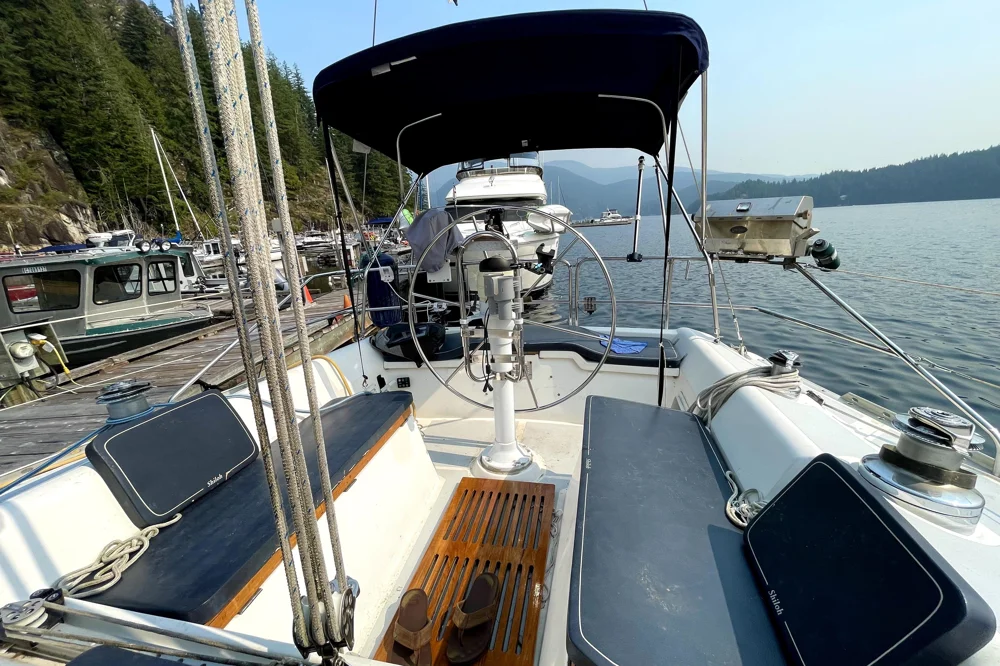 1989 HUNTER Legend 40 for sale in Sidney, Canada, photo 5 of 5