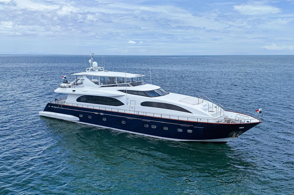 BoatPhoto.coverAlt