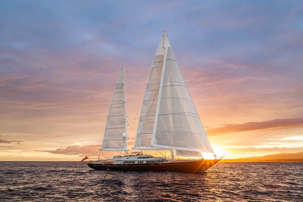 BoatPhoto.coverAlt