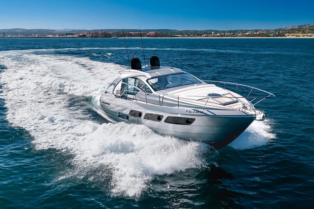 BoatPhoto.coverAlt