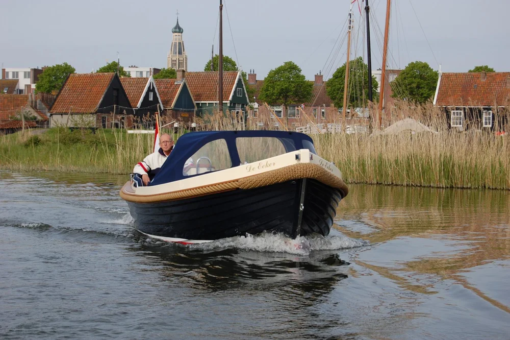 BoatPhoto.coverAlt