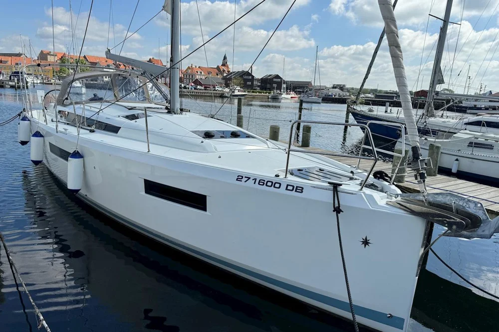 BoatPhoto.coverAlt