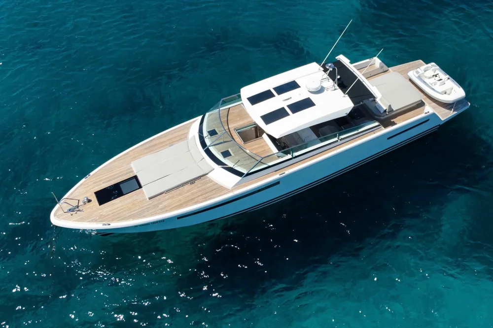 BoatPhoto.coverAlt