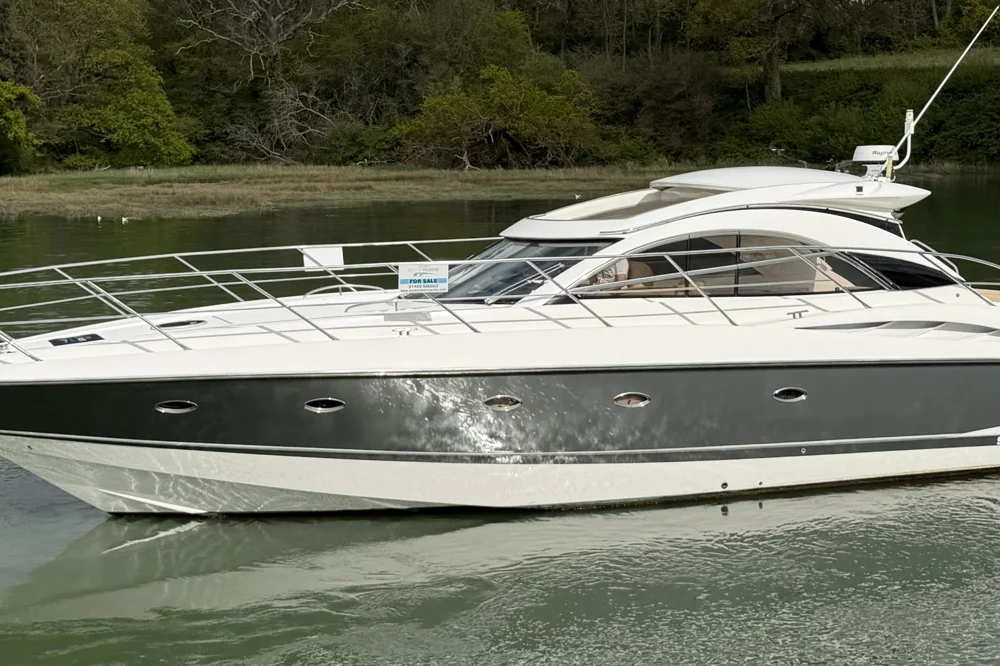 BoatPhoto.coverAlt