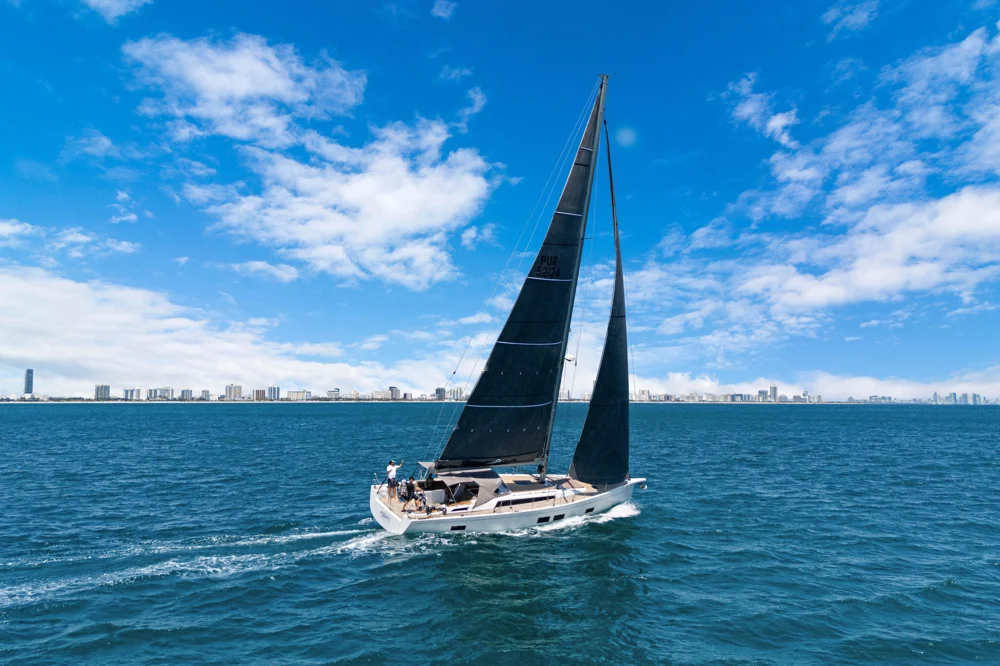 BoatPhoto.coverAlt