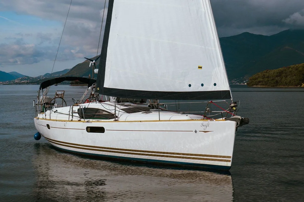 BoatPhoto.coverAlt