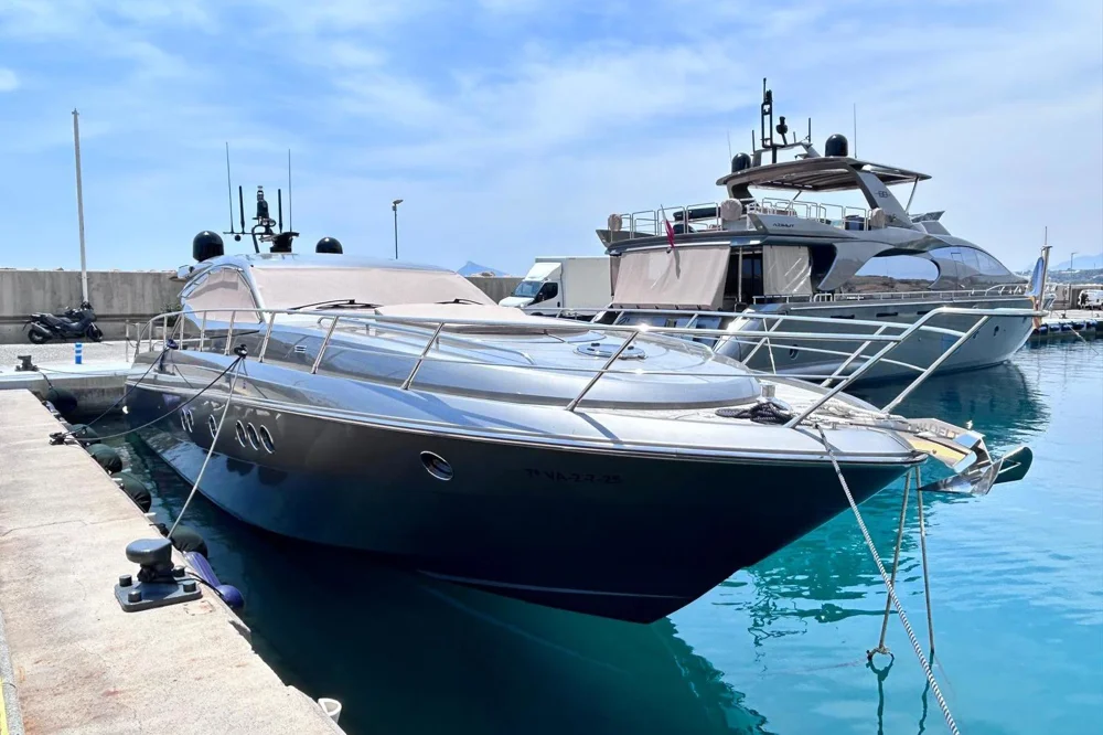 BoatPhoto.coverAlt