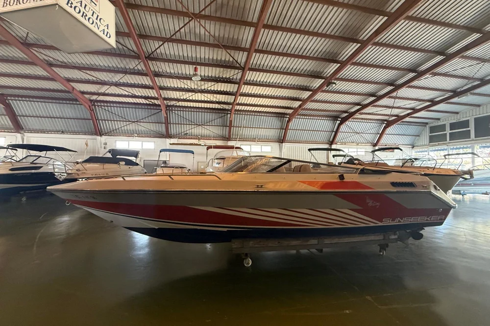 BoatPhoto.coverAlt