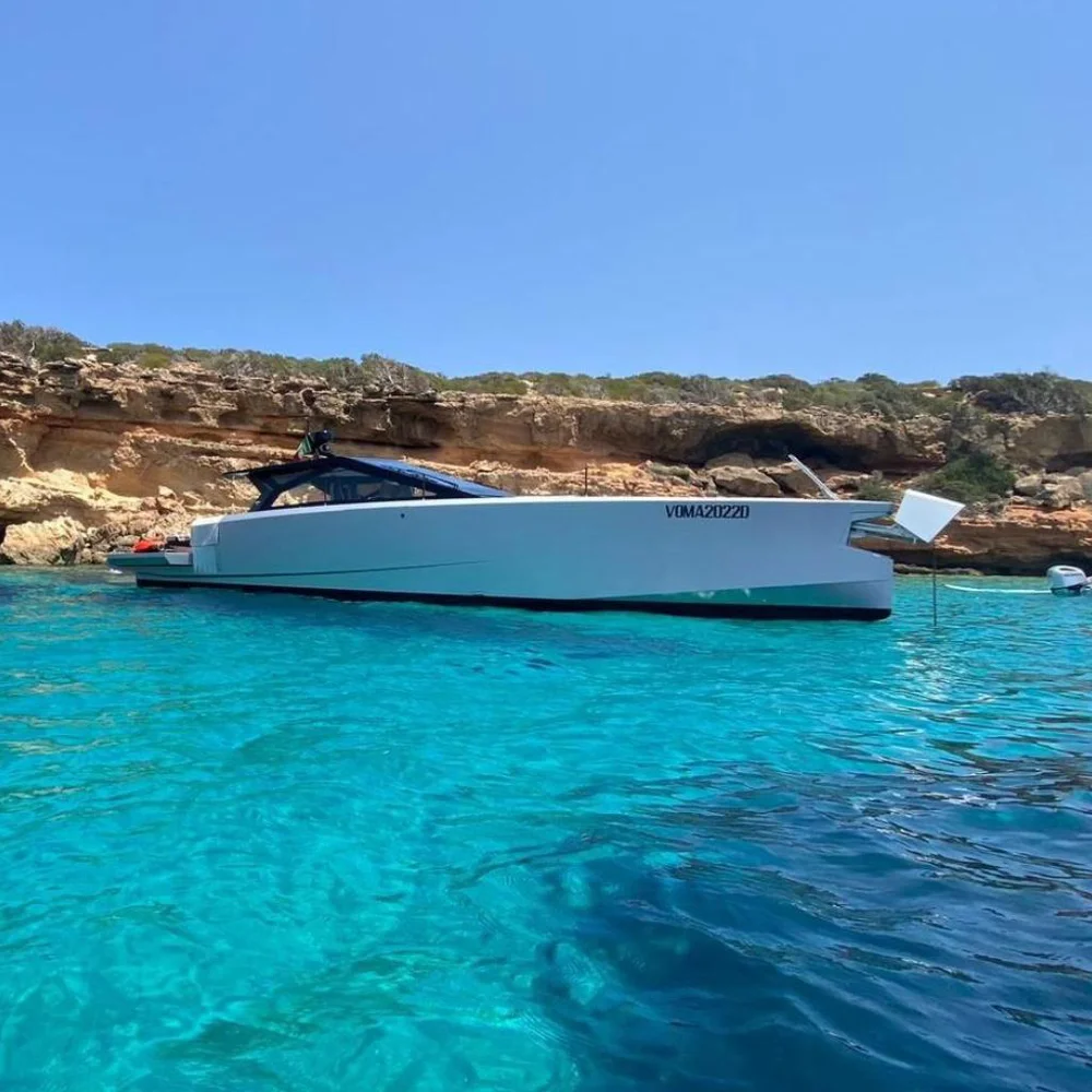 BoatPhoto.coverAlt