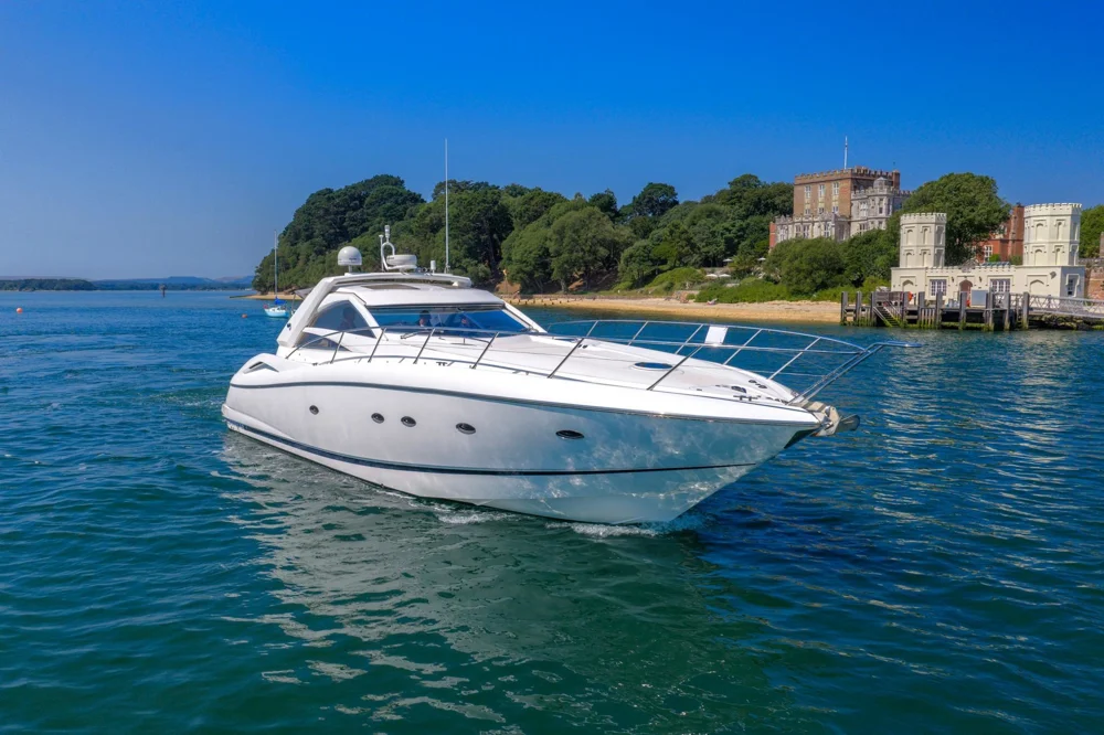 BoatPhoto.coverAlt