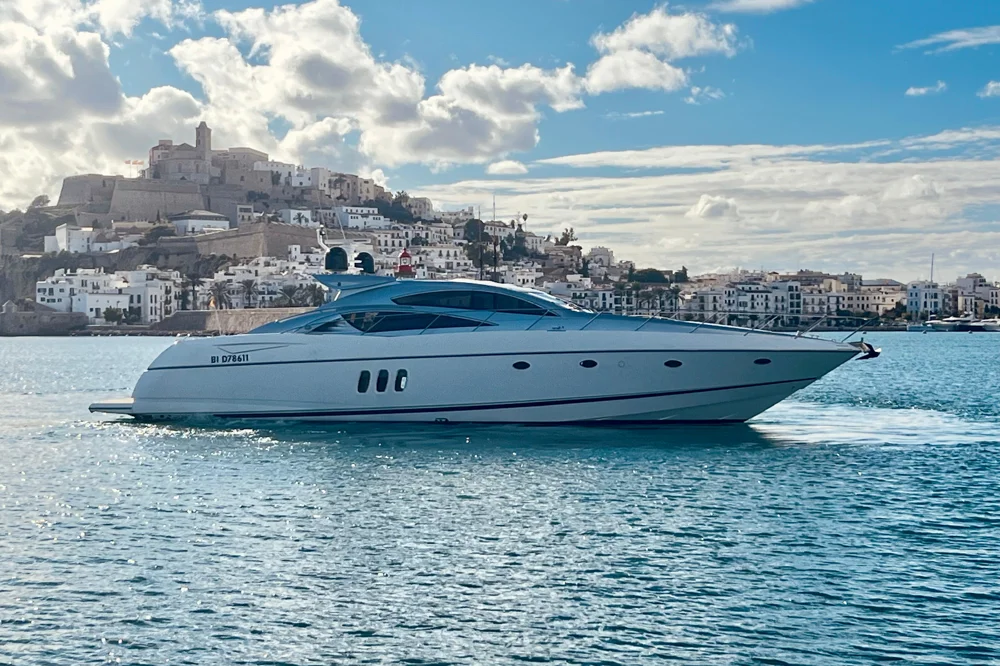 BoatPhoto.coverAlt