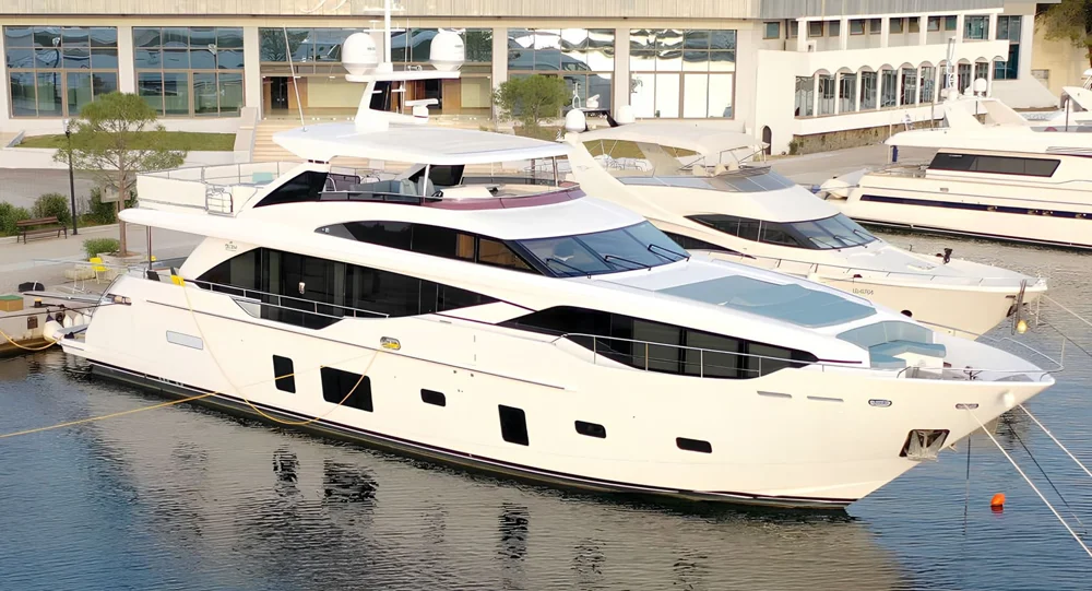BoatPhoto.coverAlt