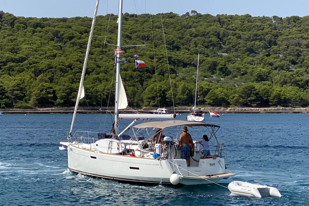 BoatPhoto.coverAlt