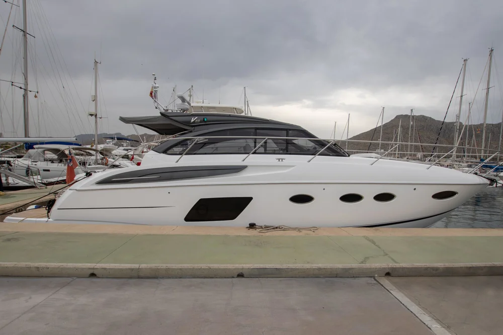 BoatPhoto.coverAlt