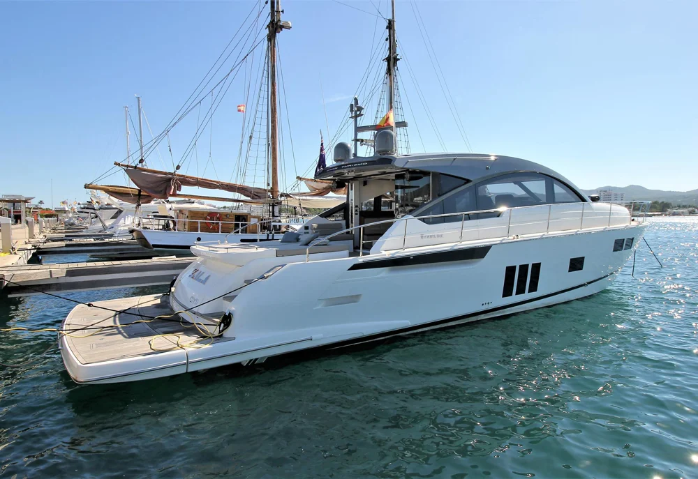BoatPhoto.coverAlt