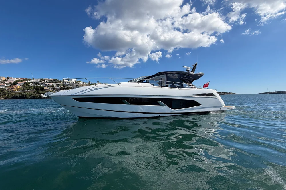 BoatPhoto.coverAlt