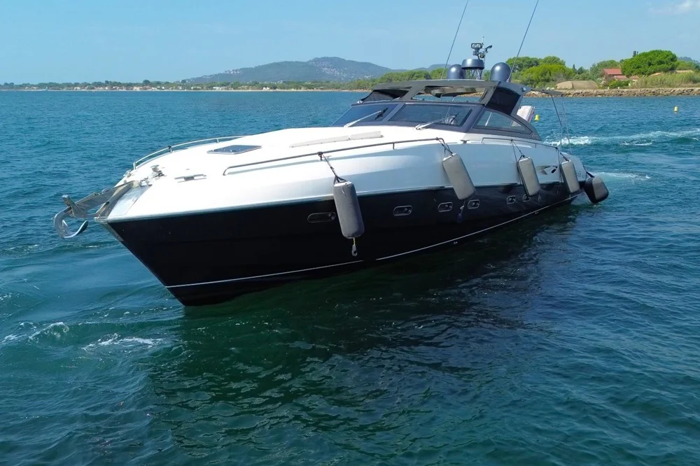 BoatPhoto.coverAlt