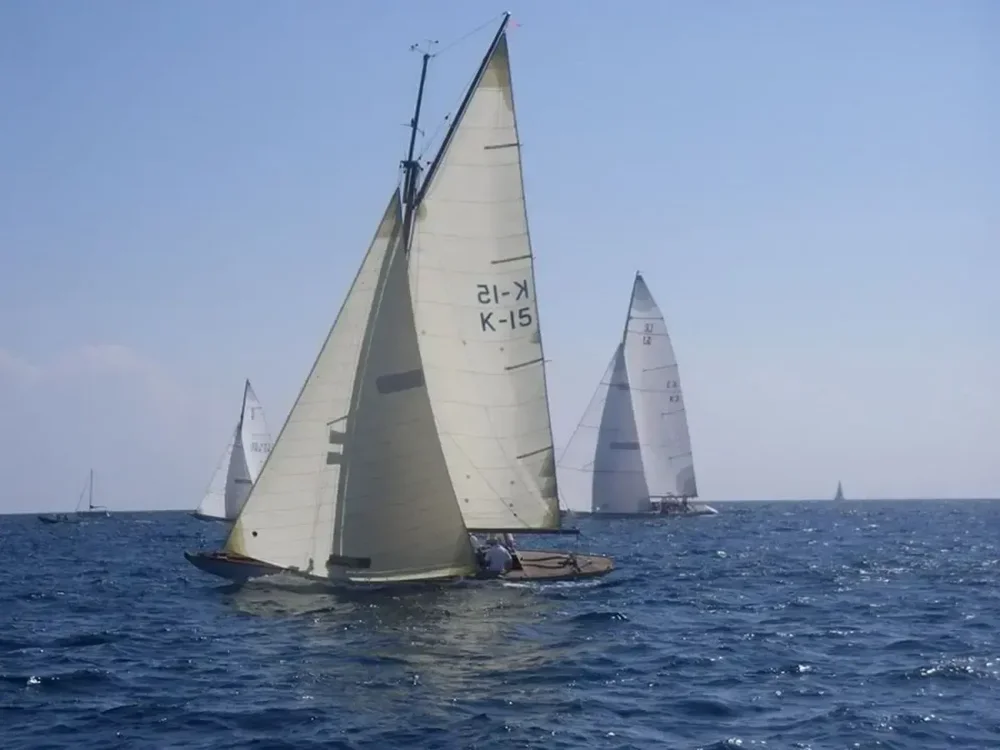 BoatPhoto.coverAlt