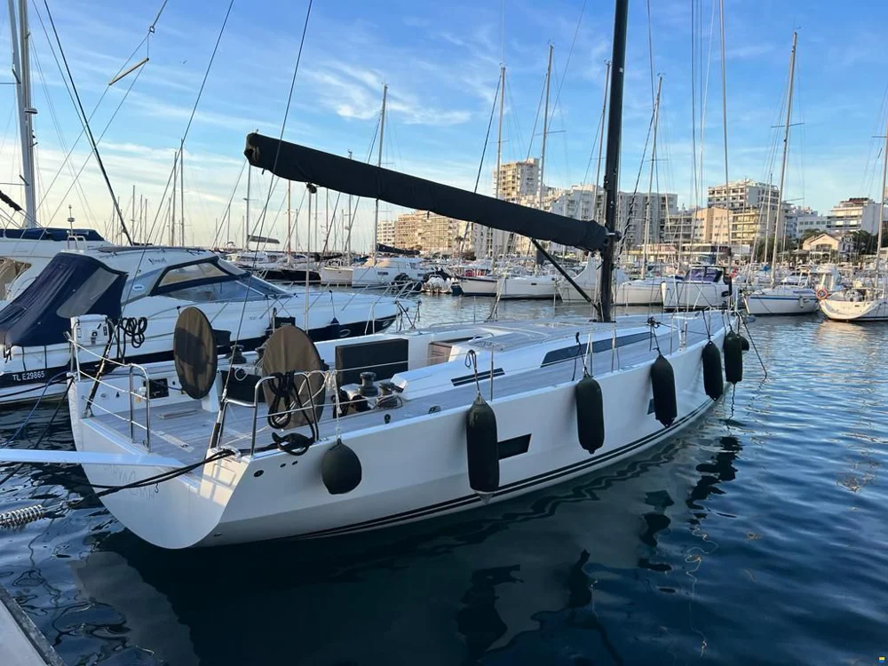 BoatPhoto.coverAlt