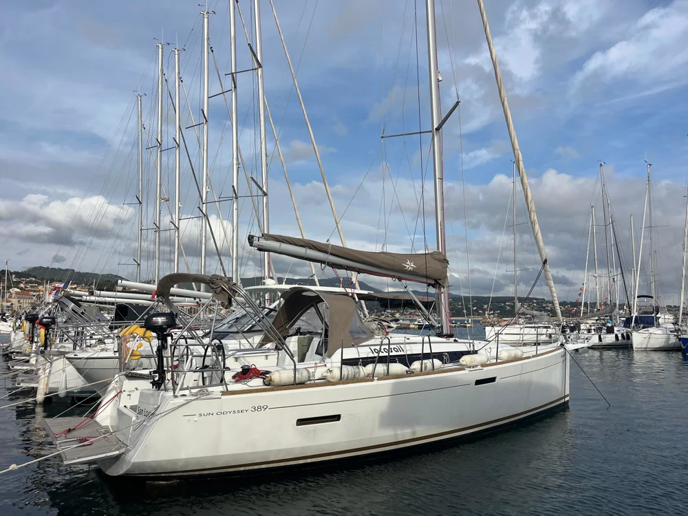 BoatPhoto.coverAlt