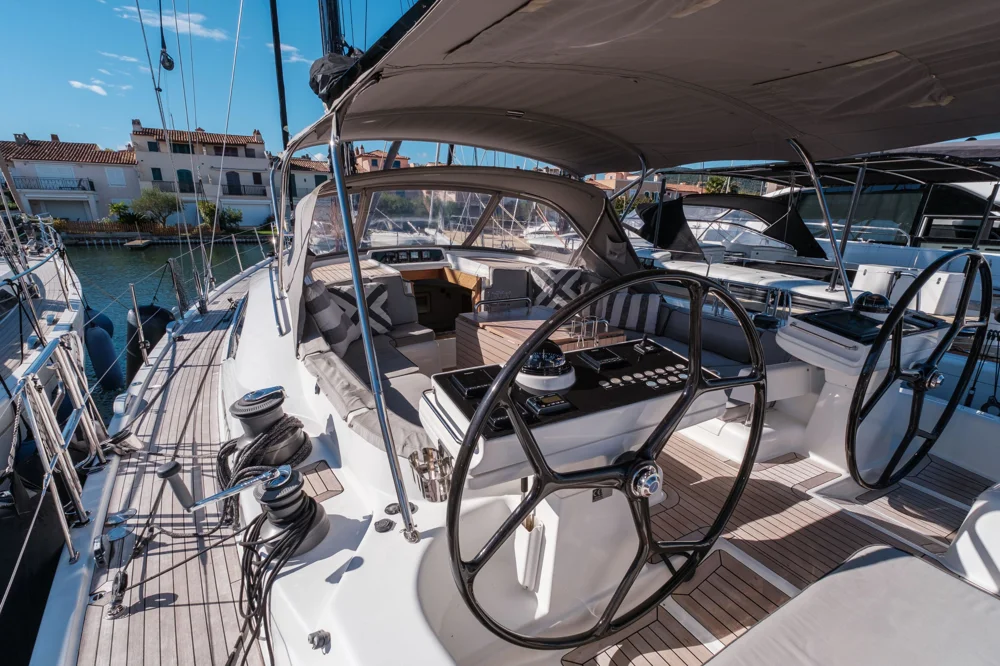 BoatPhoto.coverAlt