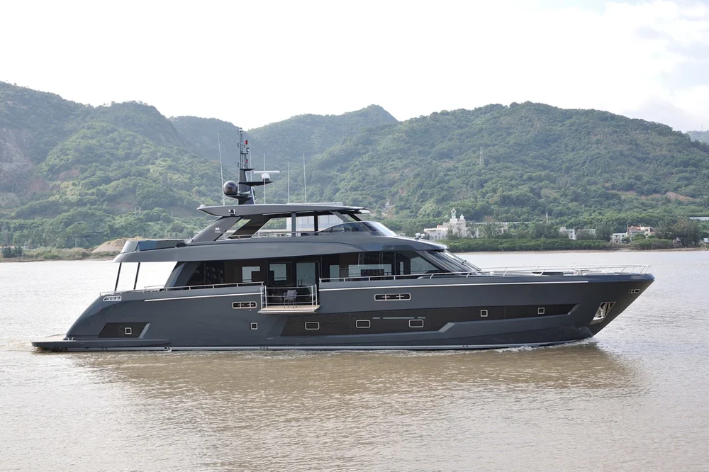 BoatPhoto.coverAlt