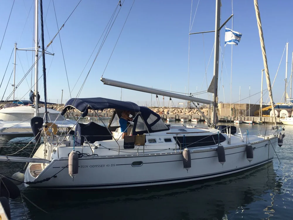 2004 Jeanneau Sun Odyssey 43 DS for sale in Greece, photo 3 of 5