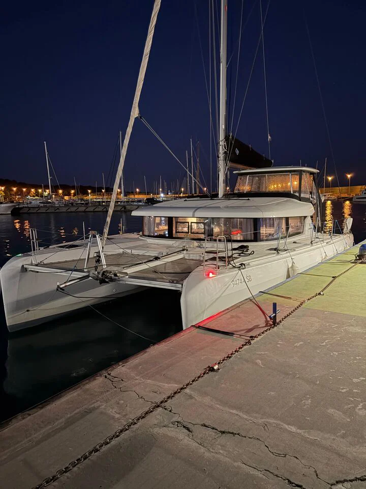 BoatPhoto.coverAlt