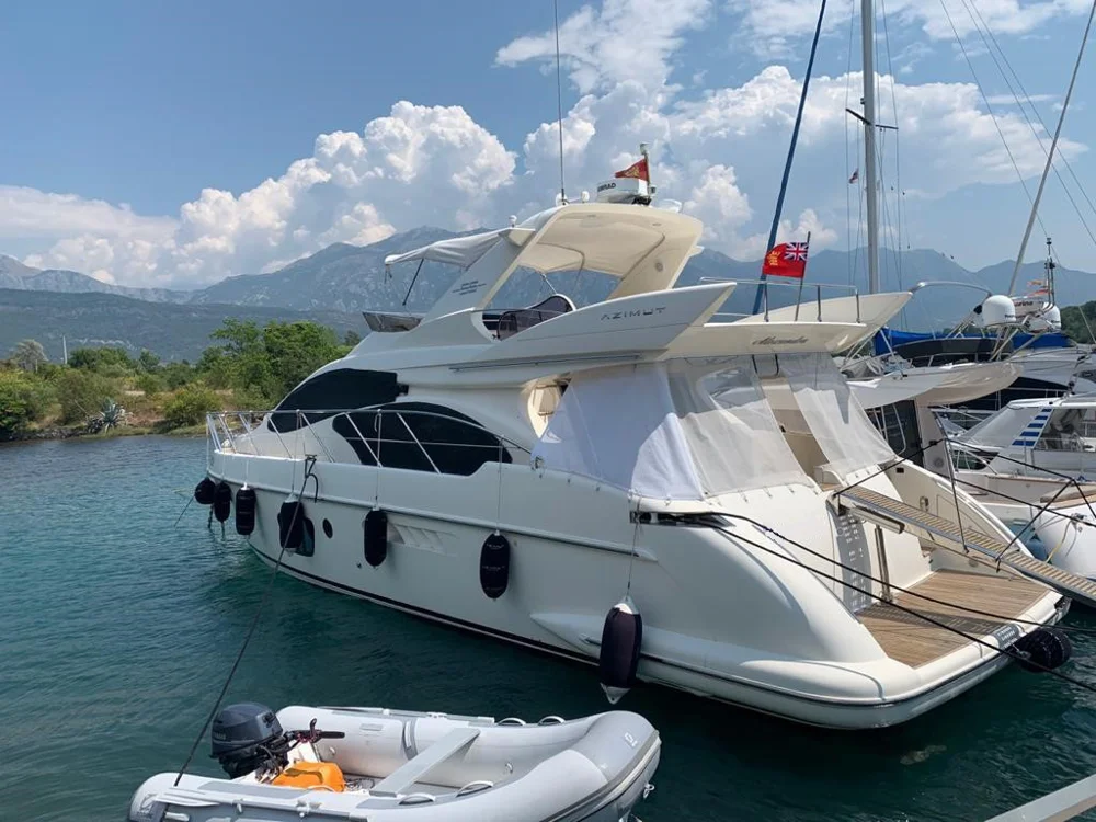 BoatPhoto.coverAlt